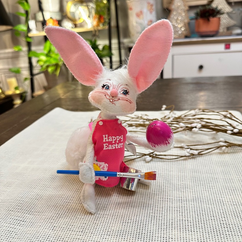 Annalee Easter Artist Bunny doll Pink with Paint &‎ Brush NEW 7"